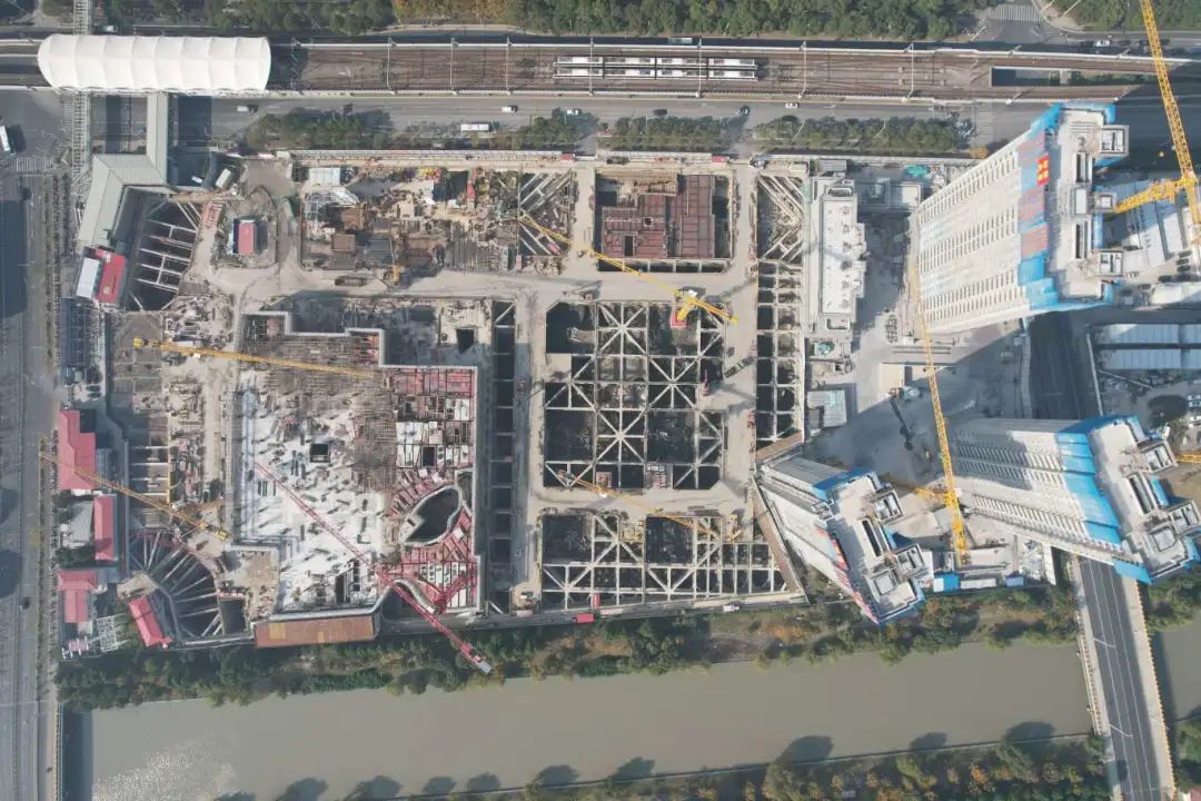 聚焦金色中环发展带这个超大型地铁上盖购物中心加快建设完美体育(图2)