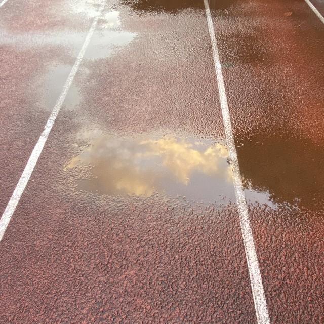 塑胶跑道进水破洞了怎完美体育么办呢(图3) 塑胶跑道进水破洞了怎完美体育么办呢(图3)
